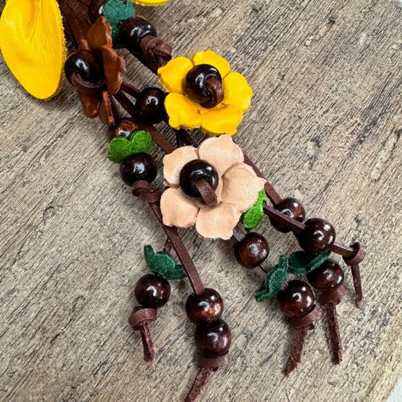 Daisy Flower Leather Bag Charm Genuine Leather Purse Crossbody Keychain NEW - Picture 4 of 8